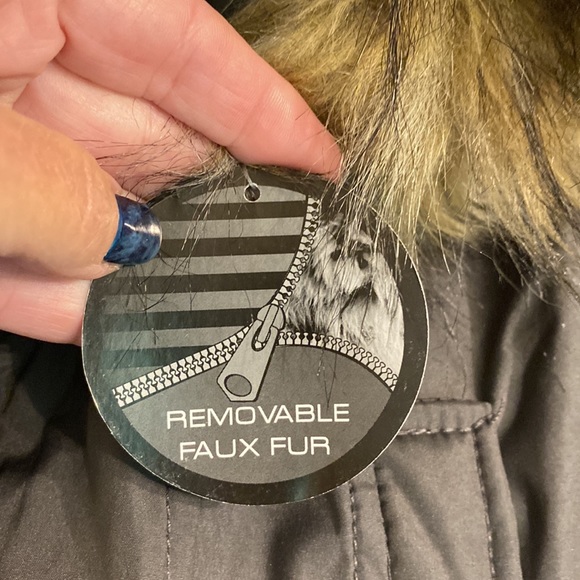 Madden Green hooded Parka -removable faux fur & loads of pockets.    Small.  NWT - Picture 6 of 14